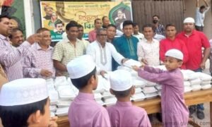 রাঙ্গামাটিতে এতিম ও অসহায়দের মধ্যে আওয়ামী যুবলীগের ইফতার বিতরণ