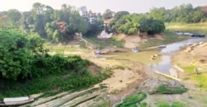 রাঙ্গামাটি হ্রদে পানি নেই, নৌ চলাচলে কমেছে পর্যটক